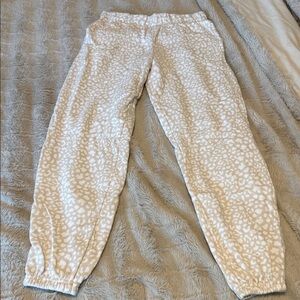 Colsie Cream and White Patterned Joggers